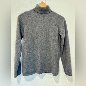 Orvis 100% Cashmere Gray Grey Turtleneck Sweater Size XS Play Condition